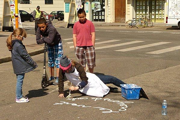 des rires d'enfants + des couleurs = merci ! P1050624.jpg