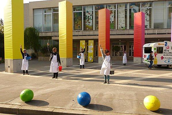 des rires d'enfants + des couleurs = merci ! P1050469.jpg