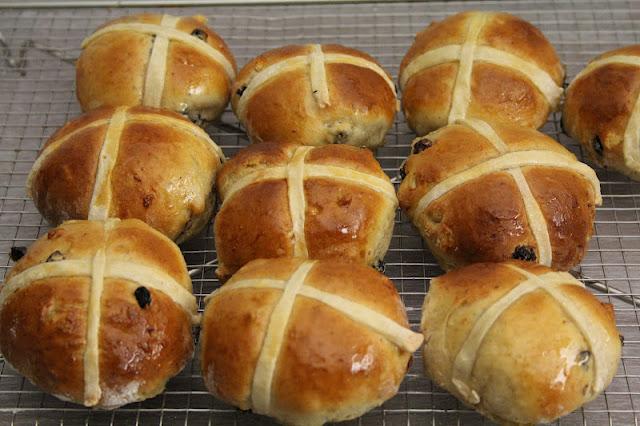 Hot cross buns à savourer ce week end