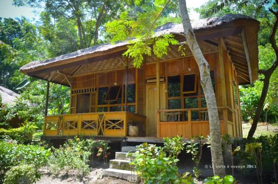Notre bungalow familial au Pulisan Jungle Beach Resort (Sulawesi Nord, Indonésie)