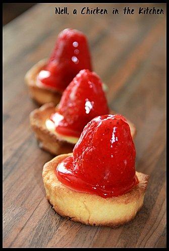 mini-tartelettes-pate-sablee-fraise-creme-vanille.jpg