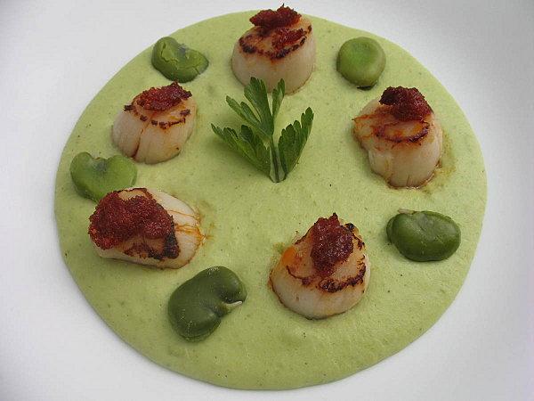 NOIX DE ST JACQUES SOBRASADA & SA CREME DE FEVES 080412 saint jacques sobrasada et crème de fèves 001