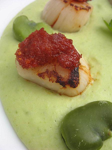 NOIX DE ST JACQUES SOBRASADA & SA CREME DE FEVES 080412 saint jacques sobrasada et crème de fèves 003