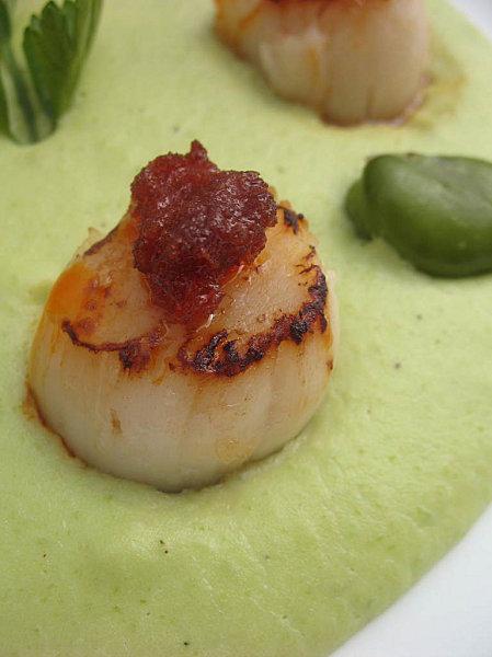 NOIX DE ST JACQUES SOBRASADA & SA CREME DE FEVES 080412 saint jacques sobrasada et crème de fèves 002