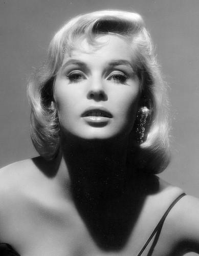 Ingrid Goude, Miss Suède et Alfa Romeo ! 1406130587_0d72bc4004.jpg