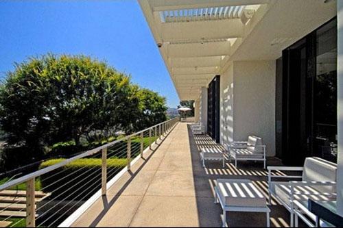 decocrush_visite_deco_maison_star_jennifer_aniston_bel_air_a_quincy_jones_architect0002 { Maison de Star } La villa de Jennifer Aniston à Bel Air