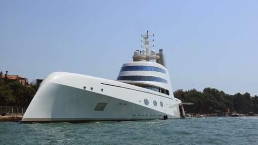 Le yacht à 350 millions de dollars dessiné par Starck pour le milliardaire russe Andrei Melnichenko. © photo news.