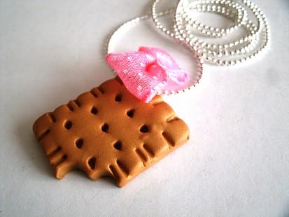 c’est bon !!! Sautoir gourmand biscuit petit beurre noeud