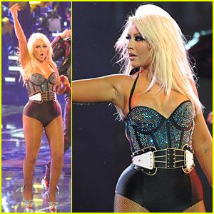 [Live] Christina Aguilera chante  » Fighter » à The Voice.