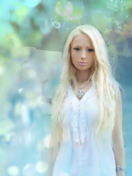 Valeria Lukyanova alias Barbie Valeria Lukyanova fait tout pour ressembler à Barbie