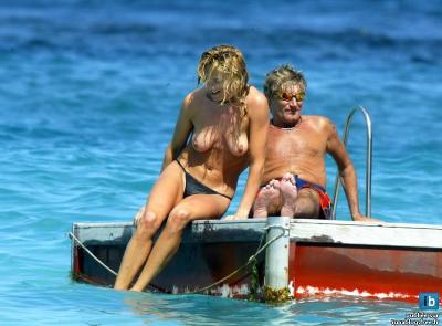 ismablog_penny-lancaster-string-topless_06.jpg