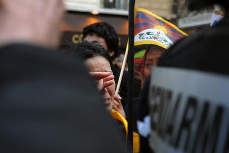 Manifestation à Paris contre la répression chinoise au Tibet undefined