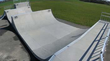 Spot : skatepark de la Cousinerie à Tours Nord (37) Spot : skatepark de la Cousinerie à Tours Nord (37)