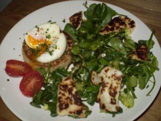 Mon brunch du dimanche! Salade de cresson, haloumi cheese et œuf poché
