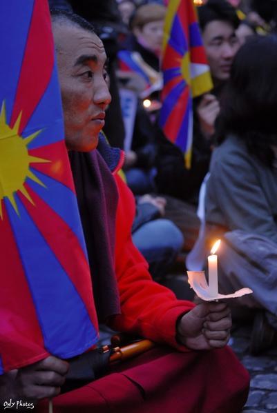 Manifestation à Paris contre la répression chinoise au Tibet (2) undefined
