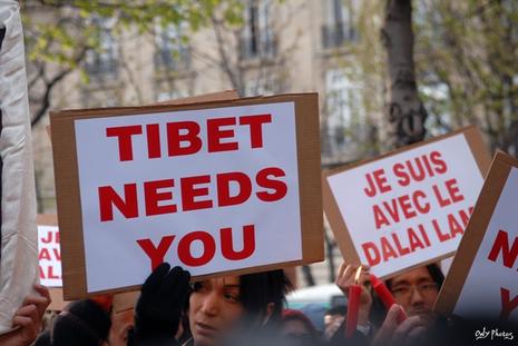 Manifestation à Paris contre la répression chinoise au Tibet (2) undefined