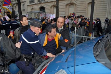 Manifestation à Paris contre la répression chinoise au Tibet (2) undefined