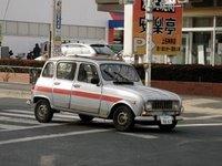 Une 4L (renault) à tokyo