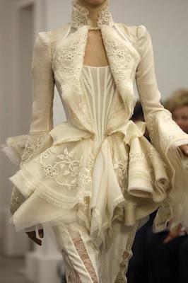 The pearls of fashion : Revue de détail haute couture P/E 2012