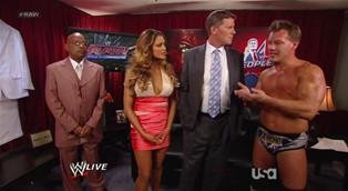 Chris Jericho et John Laurinaitis Chris Jericho demande à John Laurinaitis de destituer CM Punk de son titre