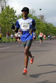 Marathon de Sénart 1er mai 2012 : défi de fou de l’Ecrivain Marathonien Ronald Tintin !!!