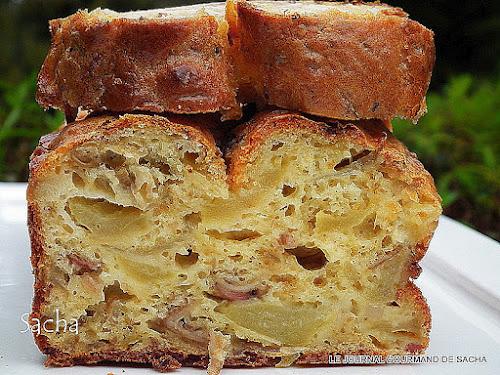 Cake aux pommes , andouillette  et huile de noisette