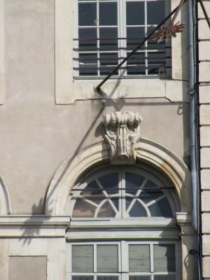 Qui peut me donner l’heure ? Qui peut me donner l’heure ?