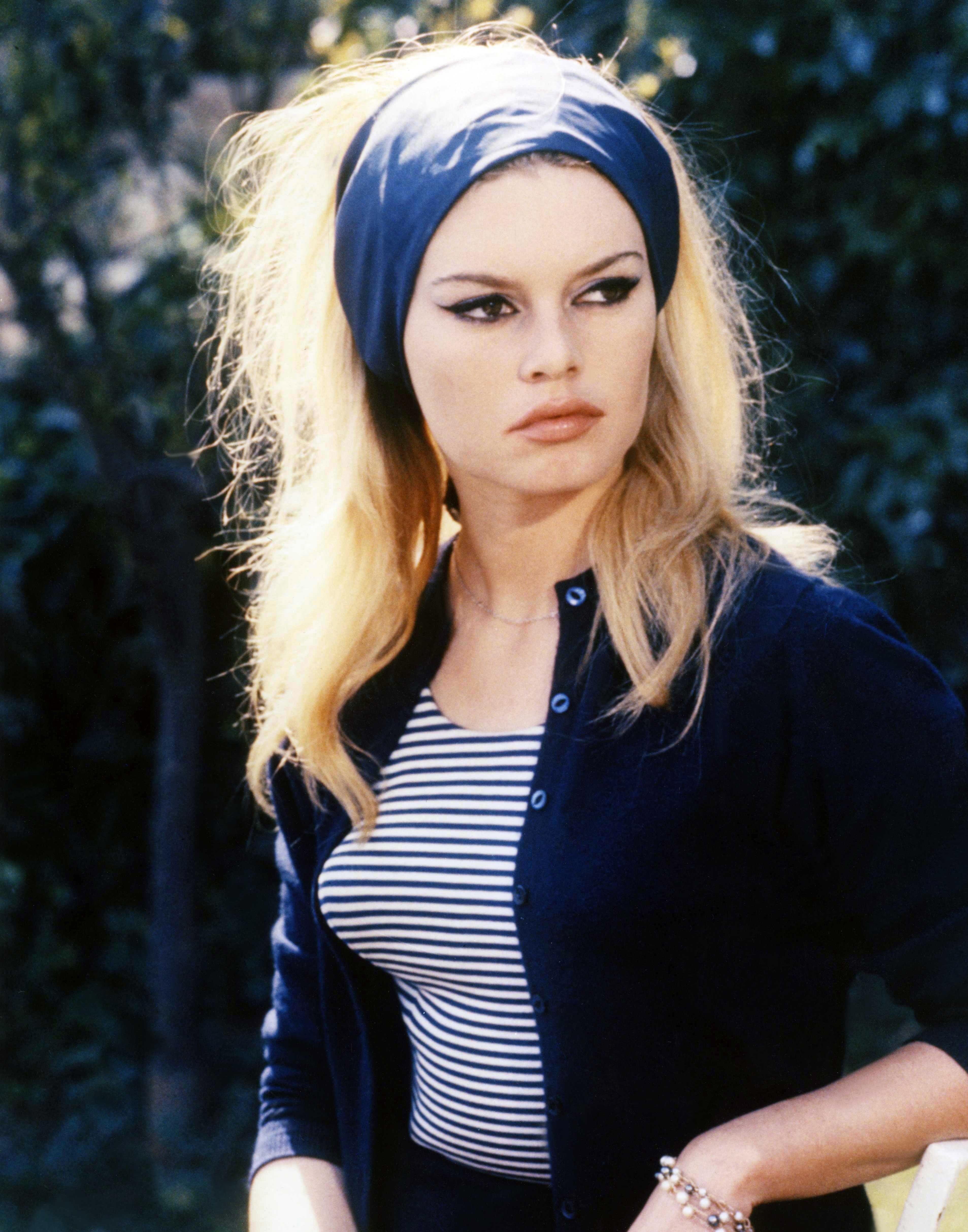Le look de Sienna Miller à la Brigitte Bardot : IN or OUT ?