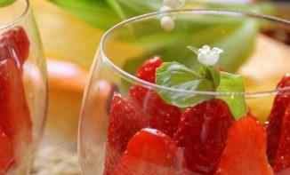 panna_cotta_chocolat_blanc_fraises_1er_mai panna_cotta_chocolat_blanc_fraises_1er_mai