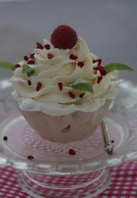 Cupcake  très croustillant aux fraises et à la verveine