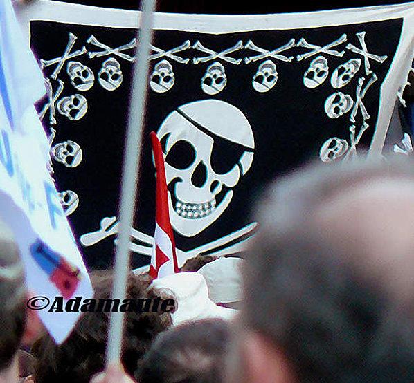 Premier mai P1110065Tete-mort-copie.jpg