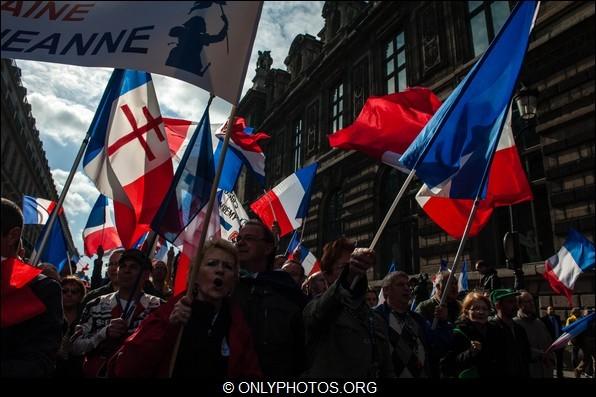 Manifestation du premier mai 2012 du Front National, Paris. manifestation-premier mai-front-national-paris-0021