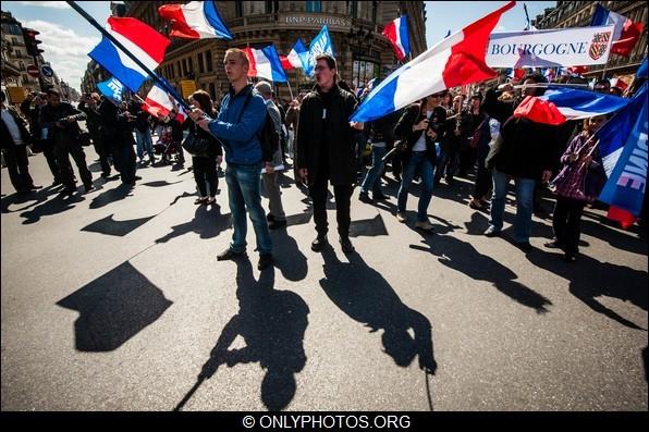 Manifestation du premier mai 2012 du Front National, Paris. manifestation-premier mai-front-national-paris-0048