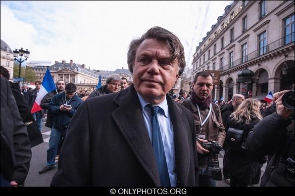 Manifestation du premier mai 2012 du Front National, Paris. manifestation-premier mai-front-national-paris-0018