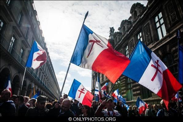 Manifestation du premier mai 2012 du Front National, Paris. manifestation-premier mai-front-national-paris-0020