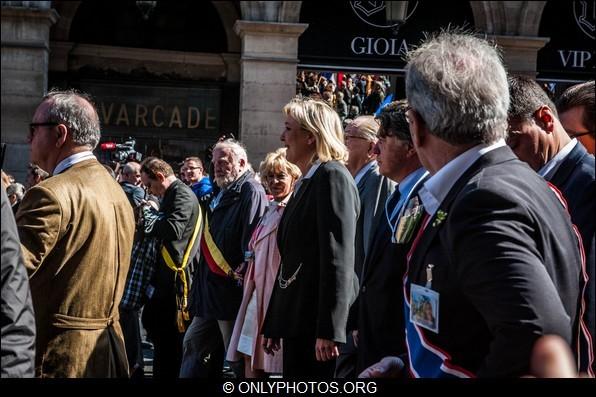 Manifestation du premier mai 2012 du Front National, Paris. manifestation-premier mai-front-national-paris-0039