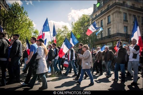 Manifestation du premier mai 2012 du Front National, Paris. manifestation-premier mai-front-national-paris-0043