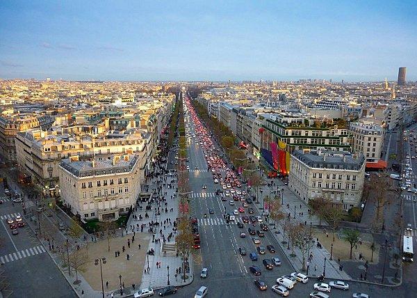 Champs-Elysees-copie-1.jpg
