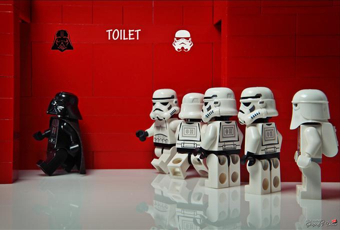 Δ Art ▼ – Les legos stormtroopers rendent leur tablier Δ Art ▼ – Les legos stormtroopers rendent leur tablier