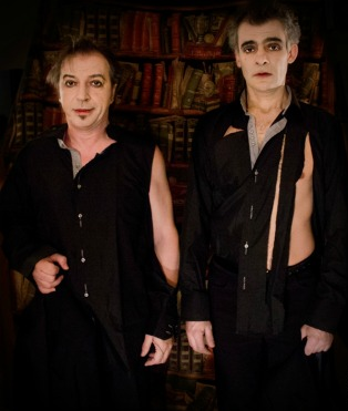 L'histoire de Dracula comme excellent prétexte à jeu... critique dracula mon histoire théâtre de la huchette