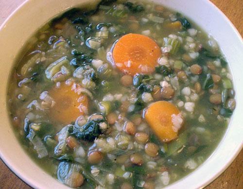 soupe nourrissante lentilles sarrasin et légumes (végétarien)