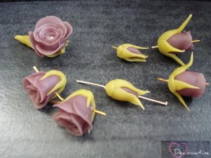 6 perles + cabochon roses violettes en porcelaine froide