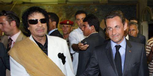 Mouammar Kadhafi et son bourreau