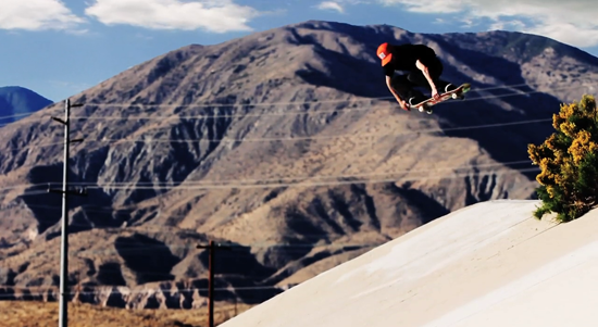 AGDMAG_CAPTURE D’éCRAN 2012-05-09 à 20.53.37 Quand le skateboard s’improvise art…