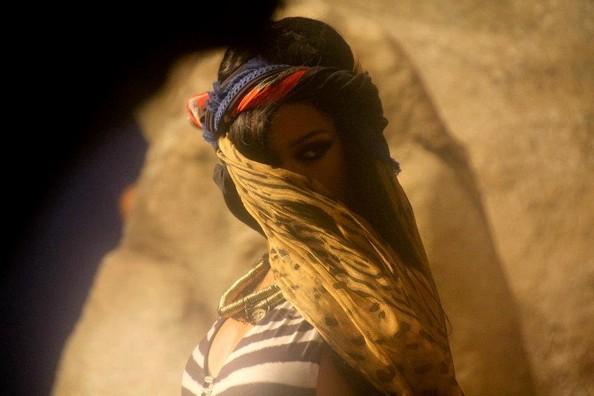 Rihanna : les photos torrides du tournage de son clip