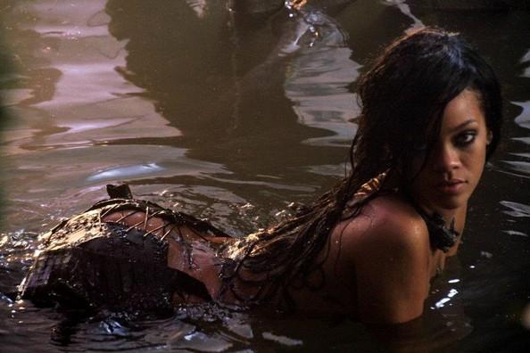 Rihanna : les photos torrides du tournage de son clip