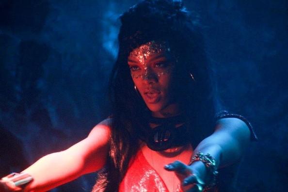 Rihanna : les photos torrides du tournage de son clip