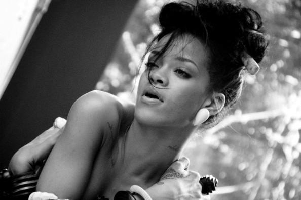 Rihanna : les photos torrides du tournage de son clip