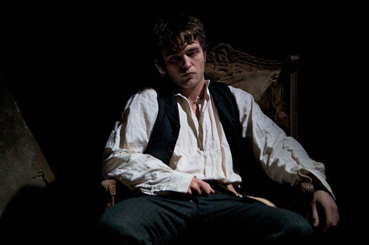 Vous voulez du Robert Pattinson, encore et encore ? :) Vous voulez du Robert Pattinson, encore et encore ? :)