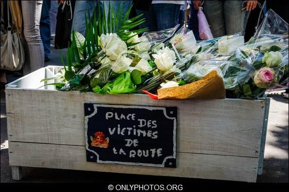 Marche silencieuse du collectif Justice pour les Victimes de la Route. Mai 2012. marche-collectif-justice pour les victimes-route-paris-0013